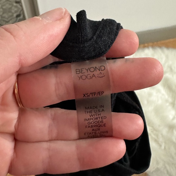 Beyond Yoga Featherweight Daydreamer Crew Neck Long Sleeve Shirt Size XS - Picture 9 of 9